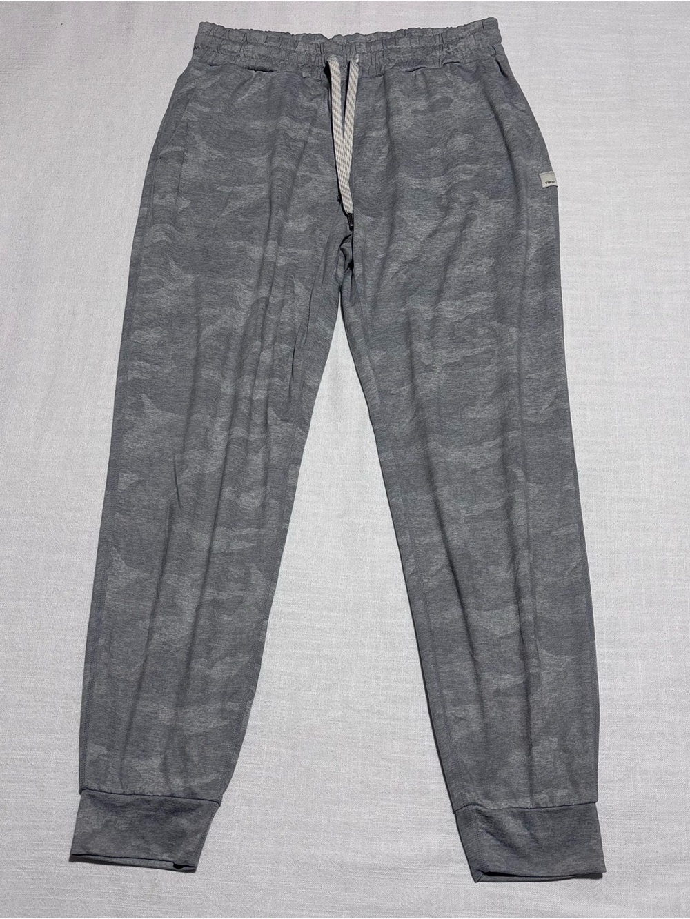 Women’s Vuori Performance Jogger | Grey Camo | Size Small?